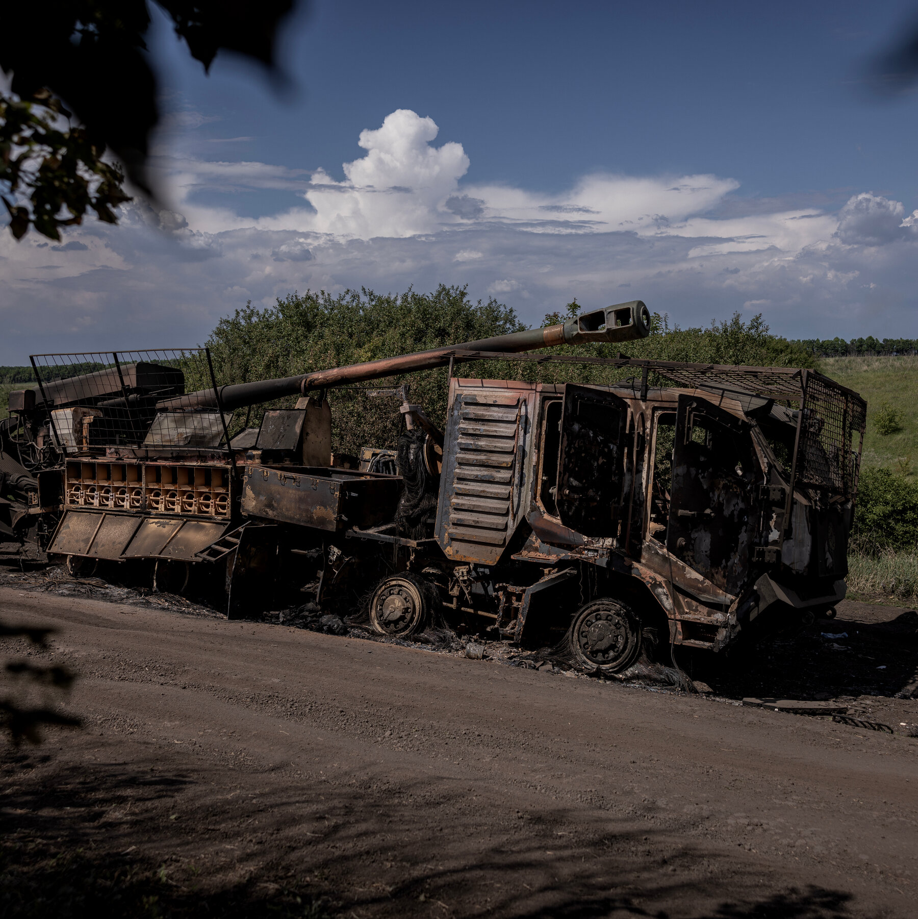 Ukraine Detains Commanders Amid Setbacks on the Front