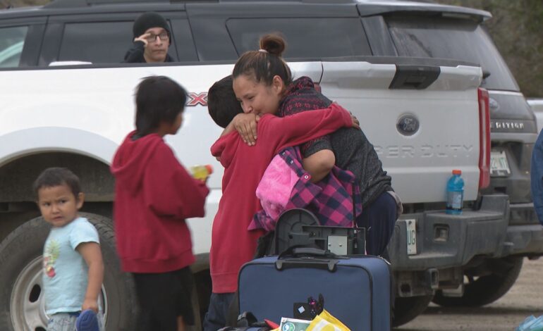 Northern Saskatchewan community welcomes wildfire evacuees back home