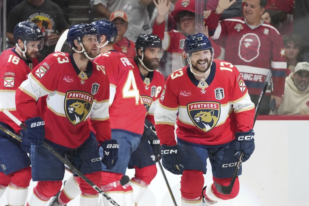 Panthers rout Oilers 6-1 to take 2-1 lead in Stanley Cup final
