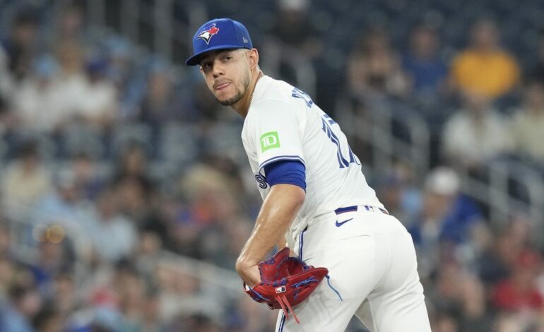 Kirk drives in winning run in Jays’ walkoff win