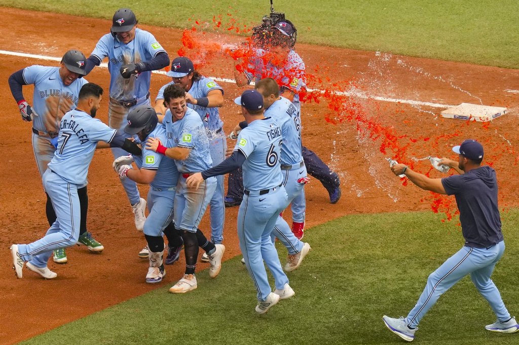 Blue Jays earn 45th comeback win of the year