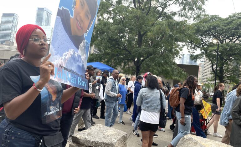 Community rallies in Toronto to call for end to gun violence