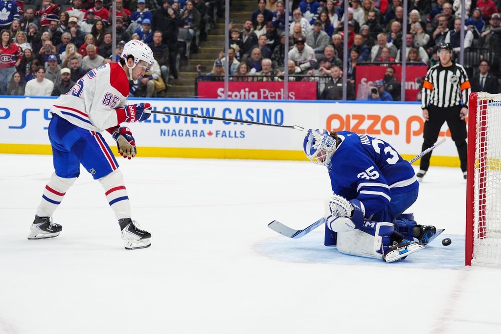 Texier scores shootout winner, Habs top Leafs 2-1