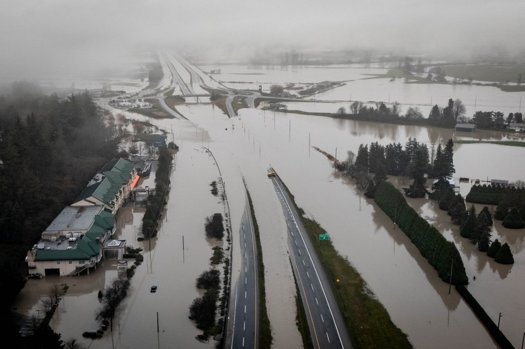 Frustration over flooding closing Highway 1 in Abbotsford, with no federal funding in sight